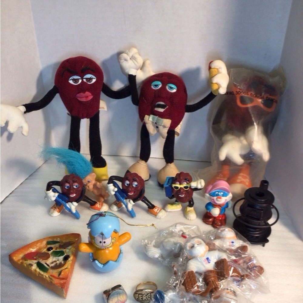 1980s toys California Raisins & PVC figures